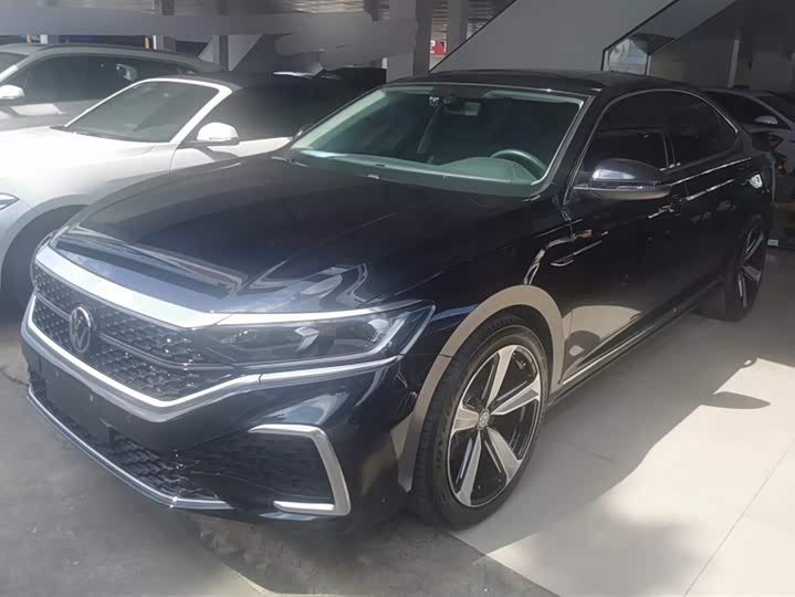 Фото 1 - Volkswagen Passat