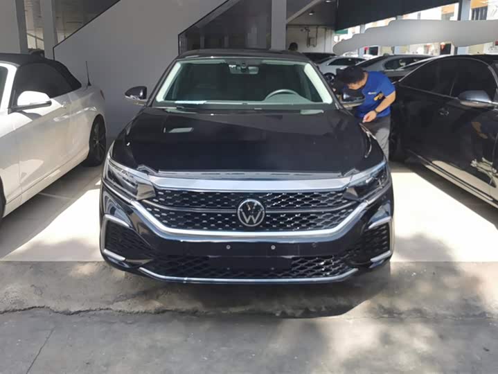 Фото 2 - Volkswagen Passat