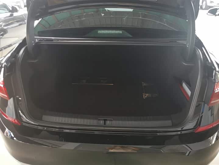 Фото 4 - Volkswagen Passat