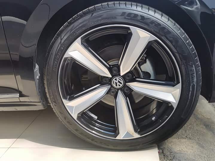 Фото 6 - Volkswagen Passat