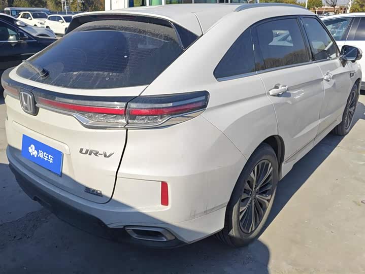 Фото 3 - Honda UR-V