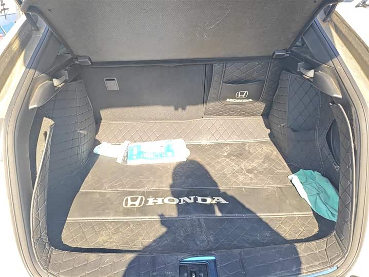 Фото 4 - Honda UR-V