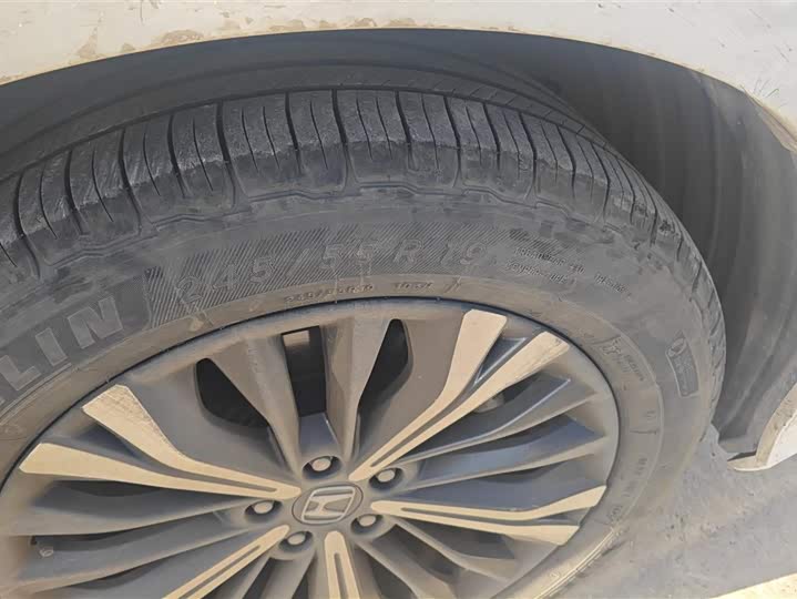 Фото 6 - Honda UR-V