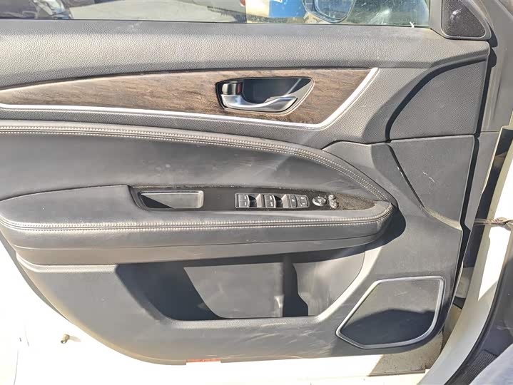 Фото 7 - Honda UR-V