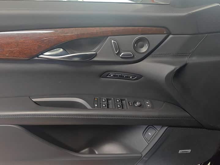 Фото 7 - Cadillac CT6