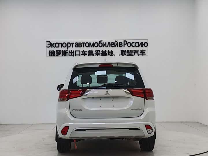 Фото 6 - Mitsubishi Outlander