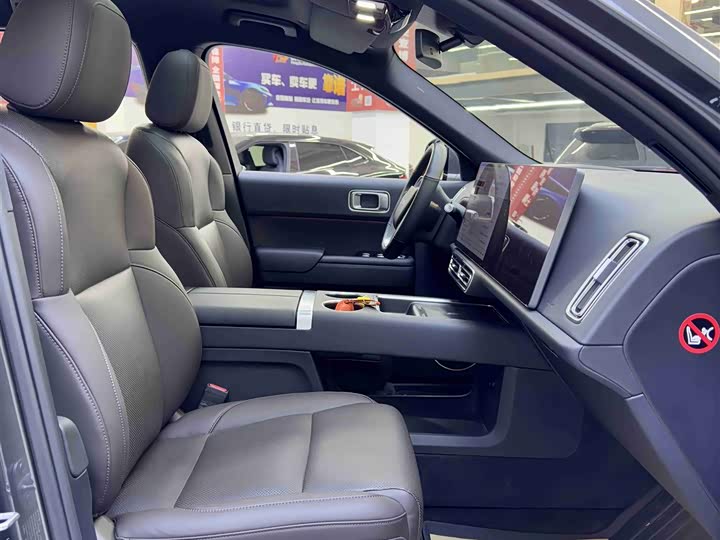 Фото 8 - LiXiang L8