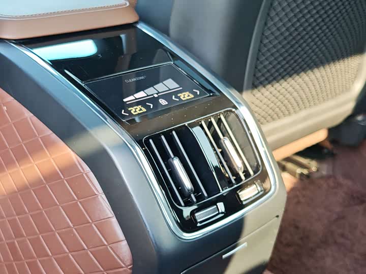 Фото 7 - Volvo S90