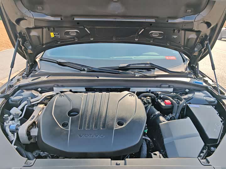 Фото 8 - Volvo S90