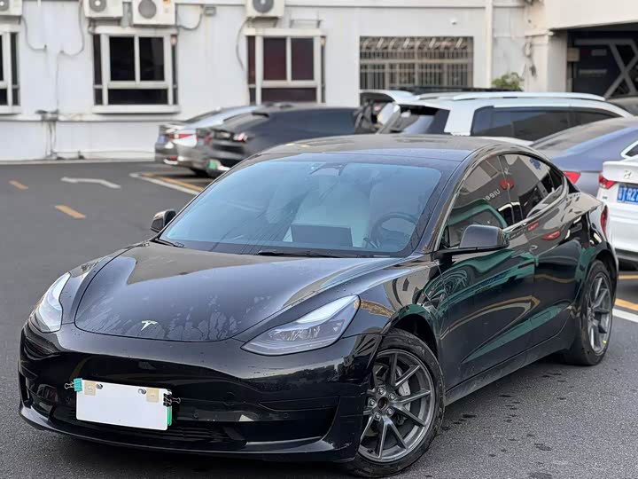 Фото 7 - Tesla Model 3