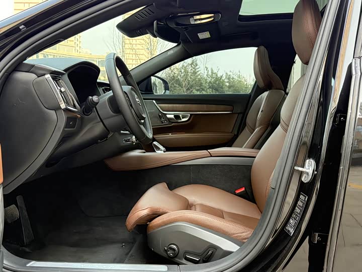 Фото 7 - Volvo S90