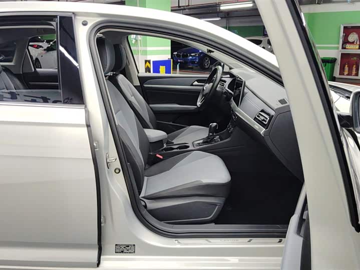 Фото 8 - Volkswagen Lavida