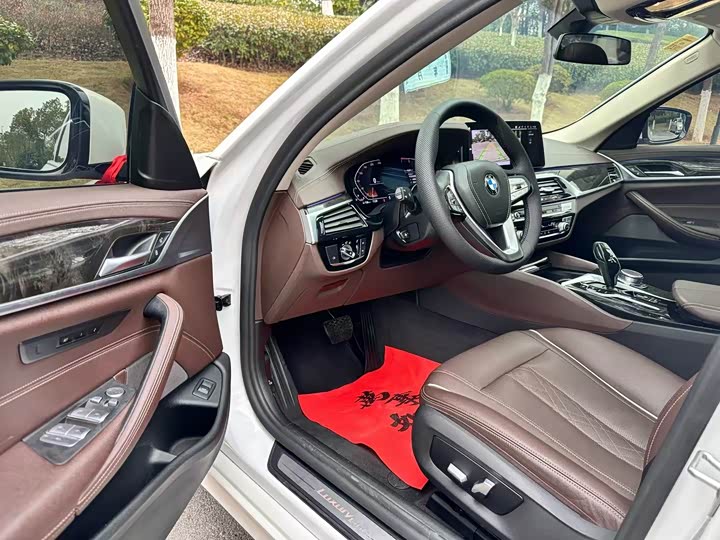 Фото 4 - BMW 5 Series