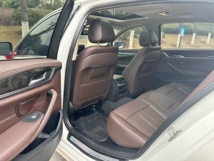 Фото 5 - BMW 5 Series