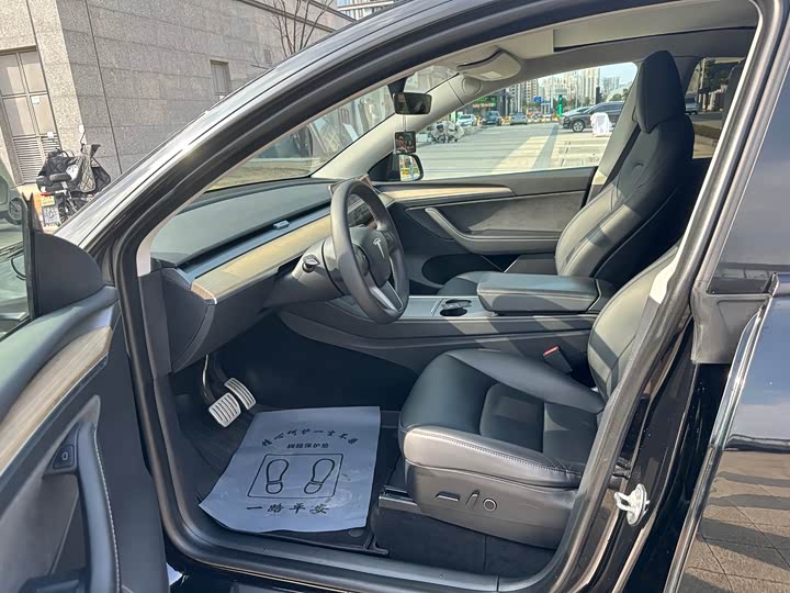 Фото 4 - Tesla Model Y