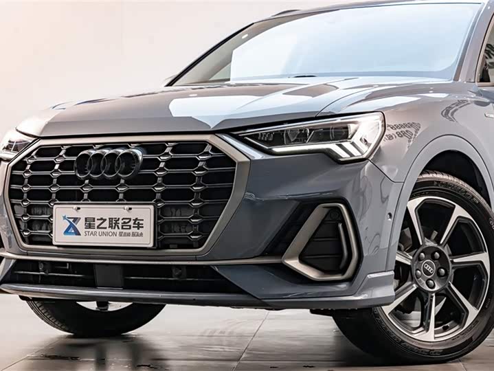 Фото 2 - Audi Q3