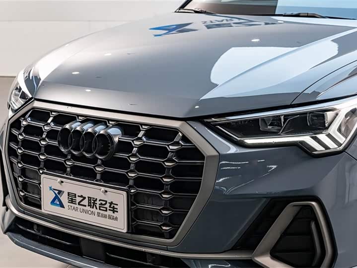 Фото 4 - Audi Q3