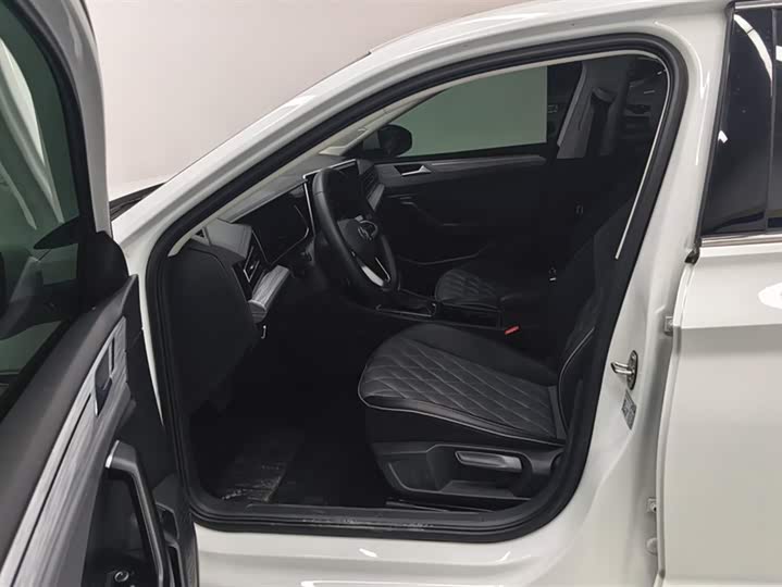 Фото 9 - Volkswagen Sagitar L