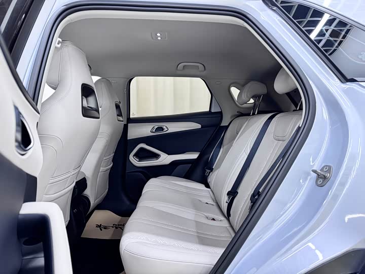 Фото 7 - BYD Yuan Up