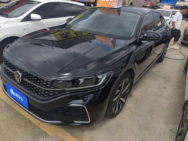 Фото 1 - Volkswagen Passat