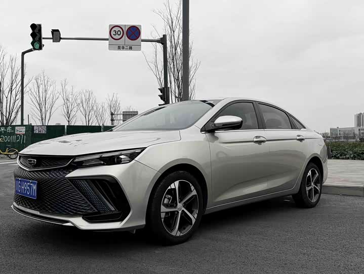 Фото 1 - Geely Emgrand L