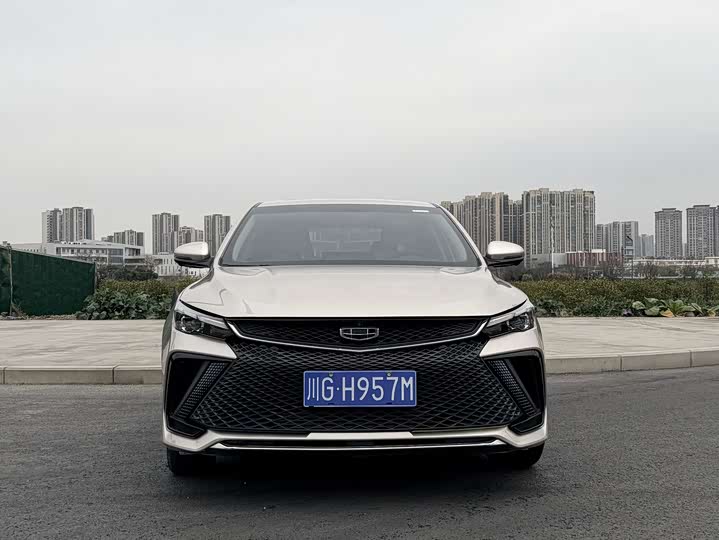 Фото 2 - Geely Emgrand L