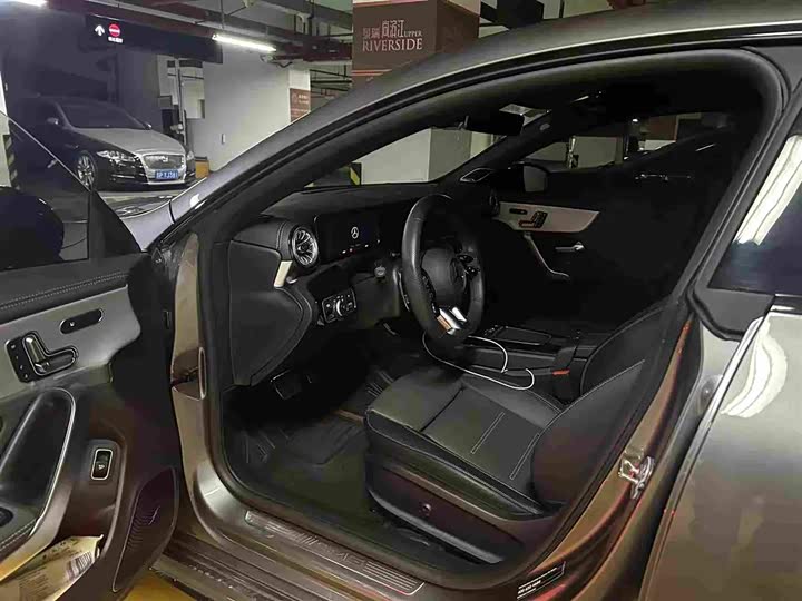 Фото 7 - Mercedes-Benz CLA-Class AMG