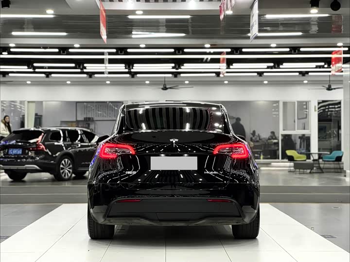 Фото 5 - Tesla Model Y