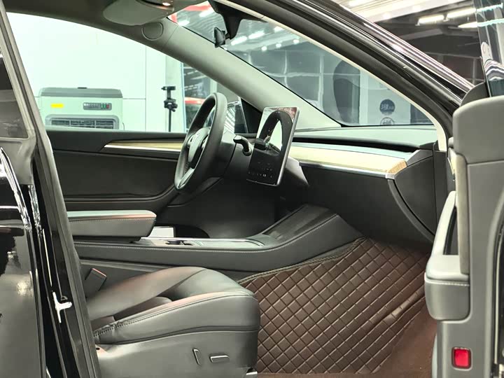 Фото 9 - Tesla Model Y