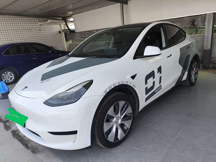 Фото 1 - Tesla Model Y