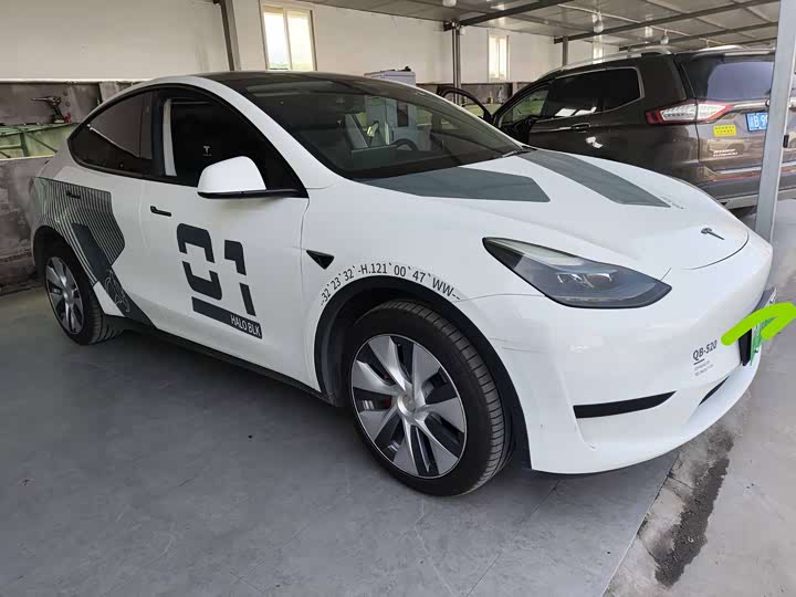 Фото 2 - Tesla Model Y
