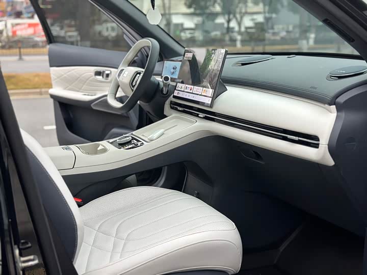 Фото 7 - Geely Galaxy Starship 7