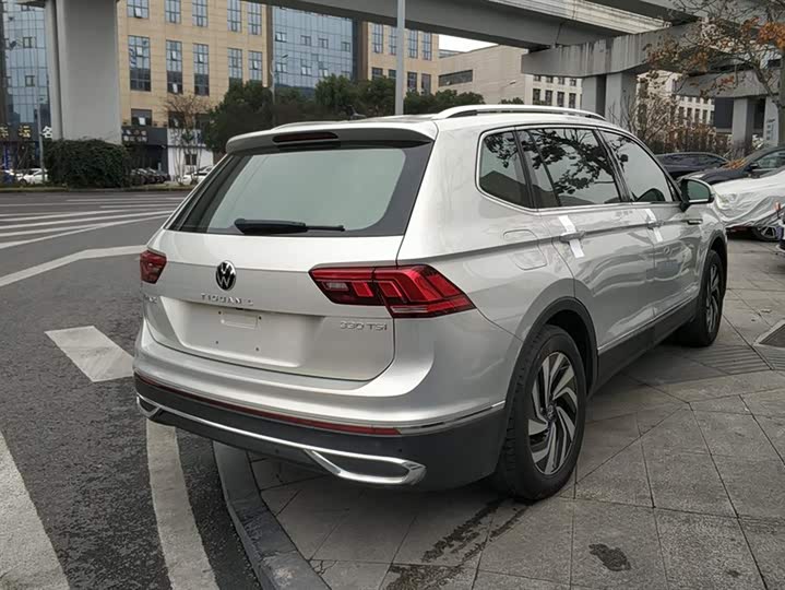 Фото 3 - Volkswagen Tiguan L Pro
