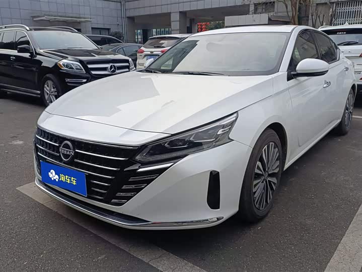 Фото 1 - Nissan Teana