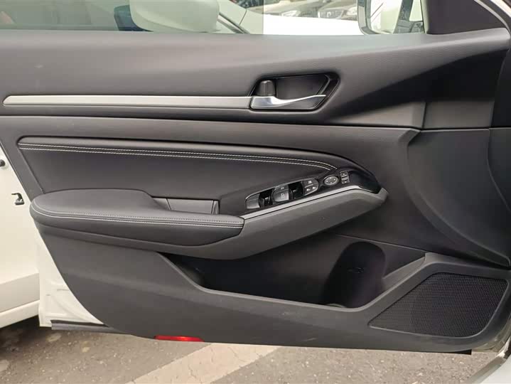 Фото 7 - Nissan Teana