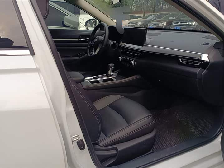 Фото 8 - Nissan Teana