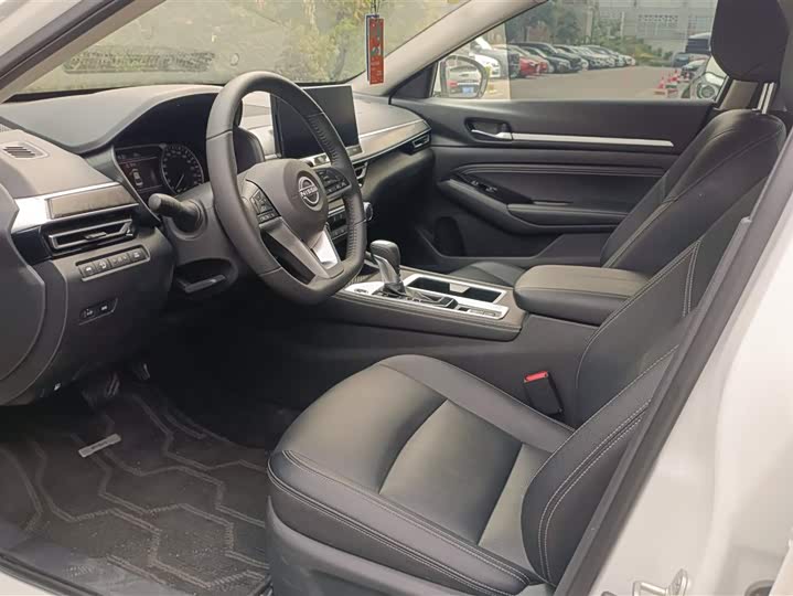 Фото 9 - Nissan Teana