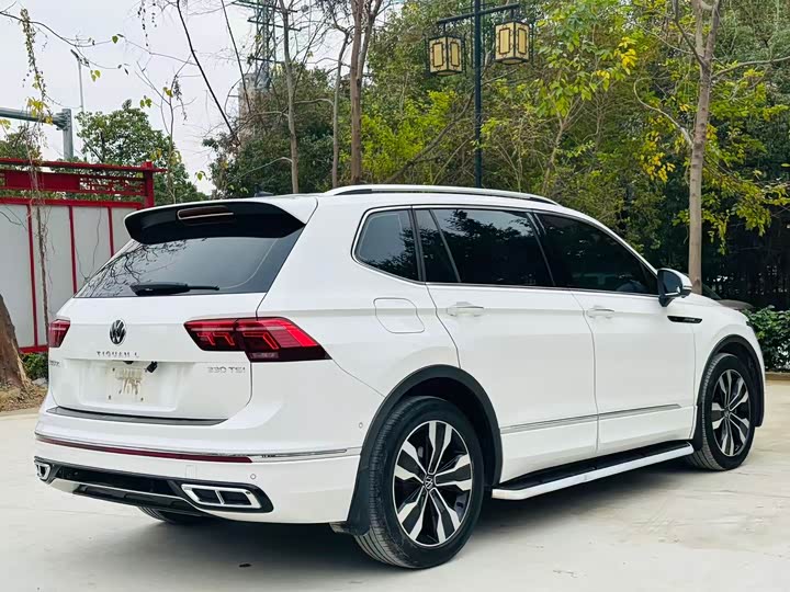 Фото 9 - Volkswagen Tiguan L Pro