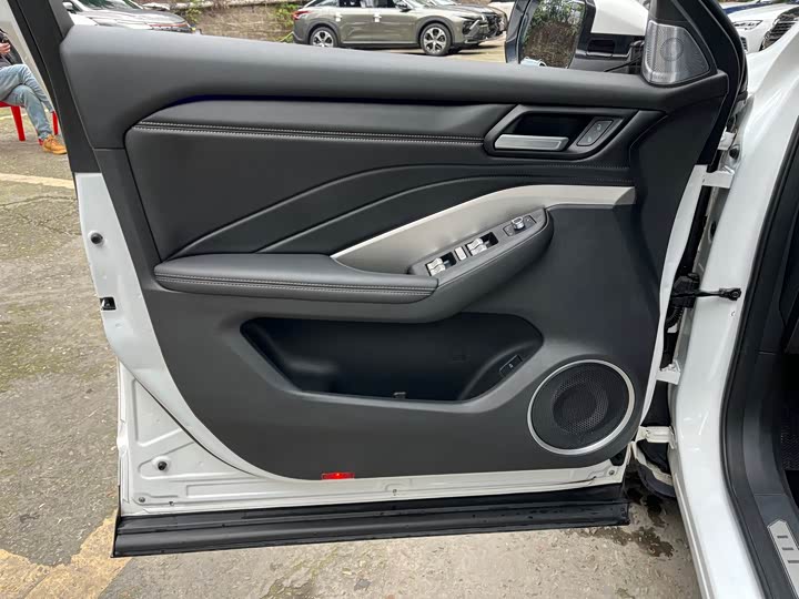 Фото 8 - Wey VV6