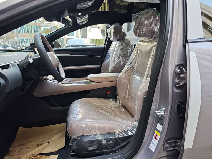 Фото 8 - XPeng Mona M03