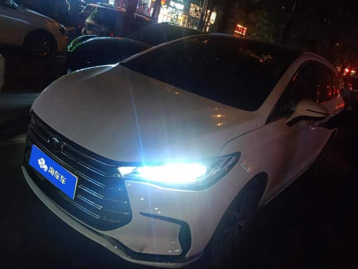 Фото 1 - BYD Song Max Hybrid