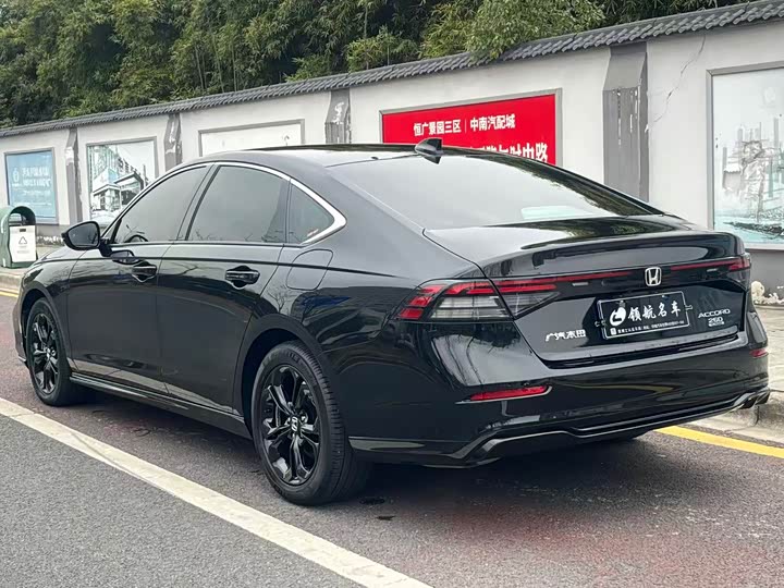 Фото 6 - Honda Accord