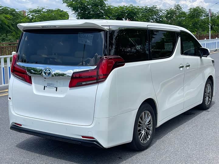 Photo 4 - Toyota Alphard