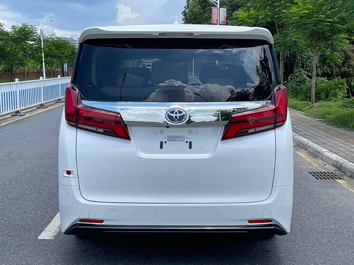 Photo 5 - Toyota Alphard