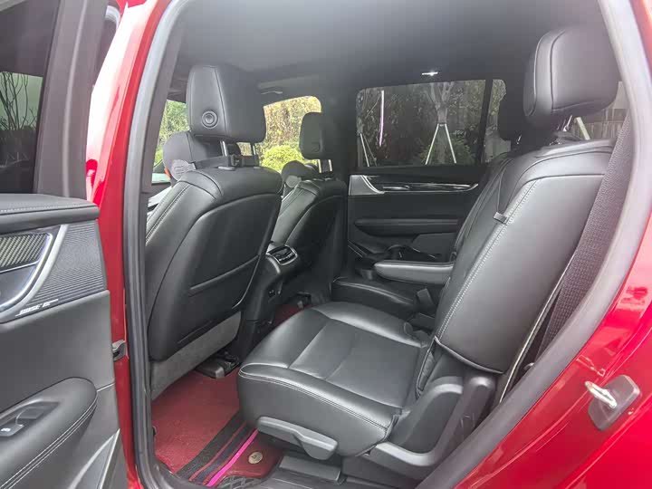 Фото 5 - Cadillac XT6