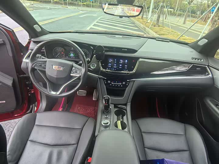 Фото 7 - Cadillac XT6