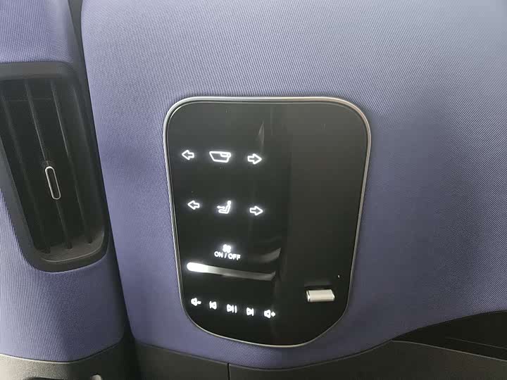 Фото 9 - BAIC Arcfox Kaola S