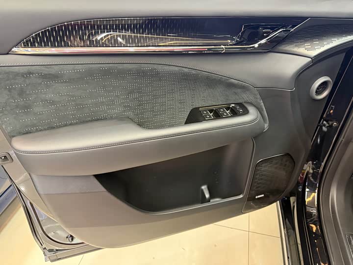 Фото 7 - Zeekr 009