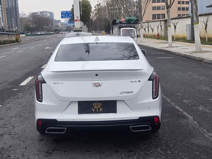 Фото 8 - Cadillac CT4