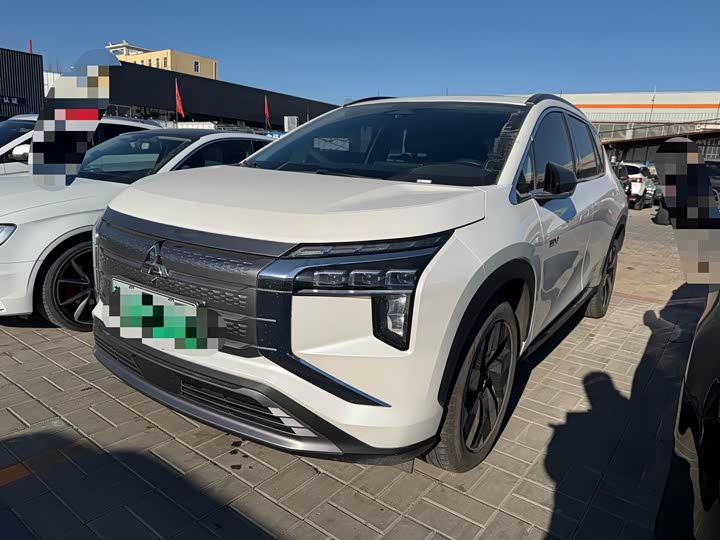 Фото 1 - Mitsubishi Airtrek EV